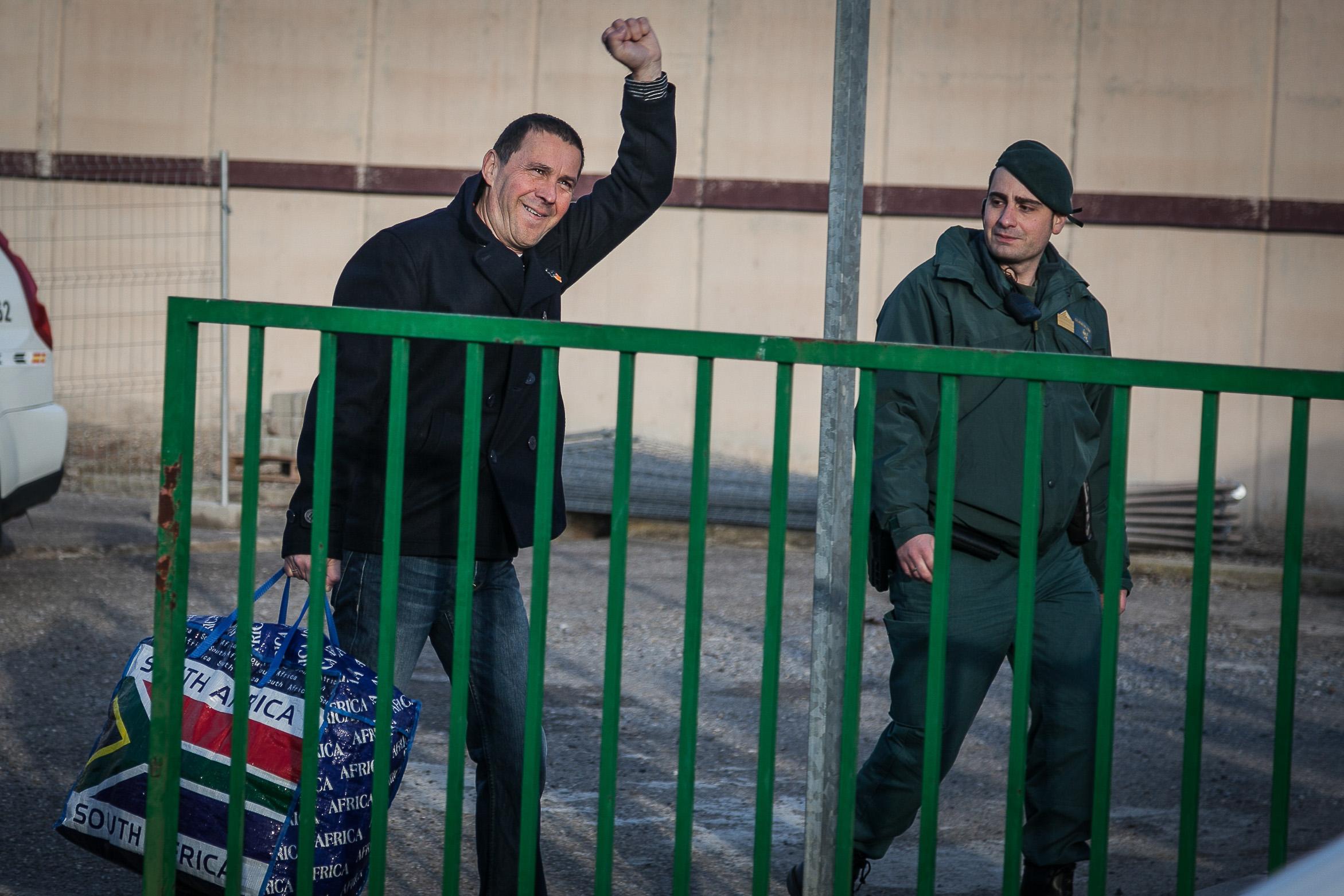 Basque Country - The leader of the Basque pro-independence left, Arnaldo Otegi, is released from prison in...