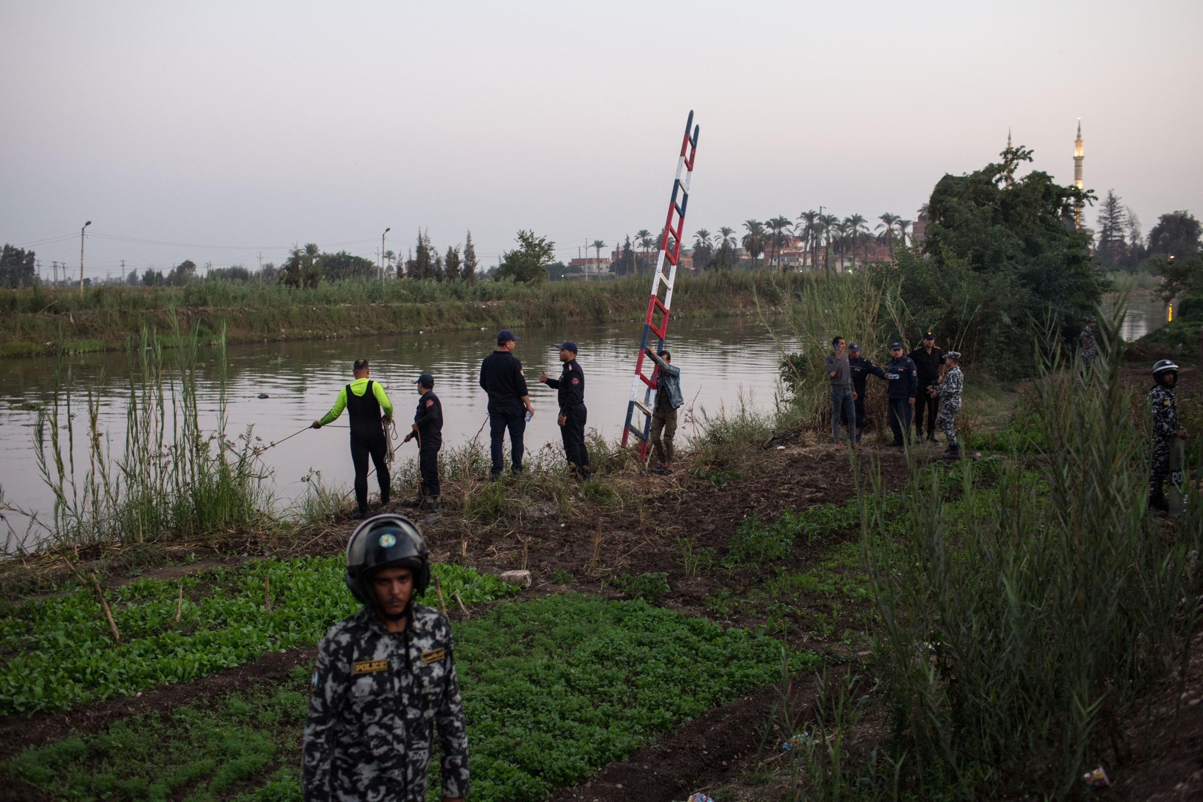 Minibus falls into canal in Egypt’s Nile Delta, killing 21 - 