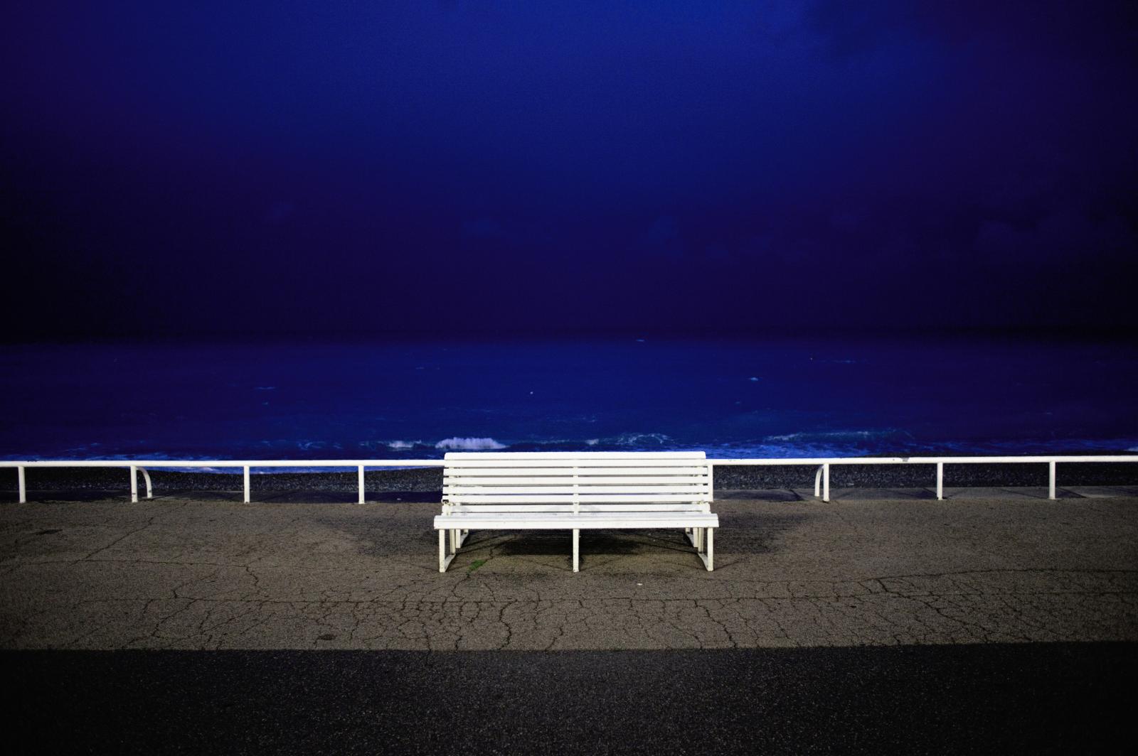 An empty bench on Promenade des anglais