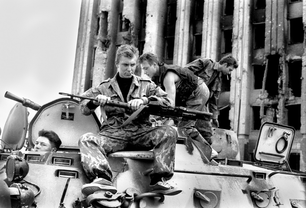Gulf War Aftermath in Kuwait - Lucian Perkins
