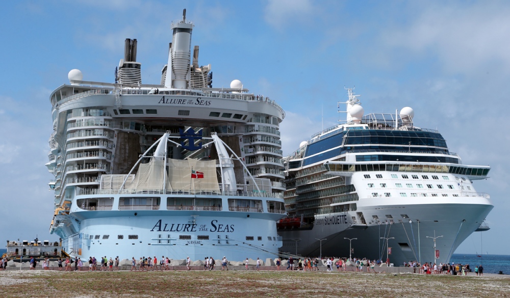 Image from Singles - Ship Allure of the Seas