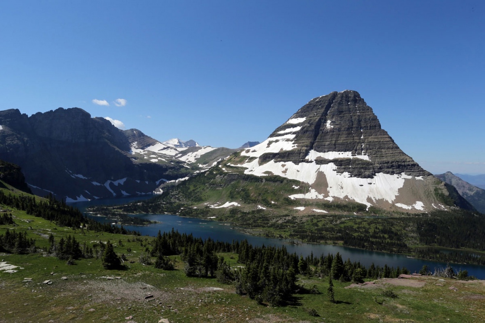  Montana contains numerous mountain ranges. Smaller island ranges are found throughout the state, for a total of 77 named ranges that are part of the Rocky Mountains. 