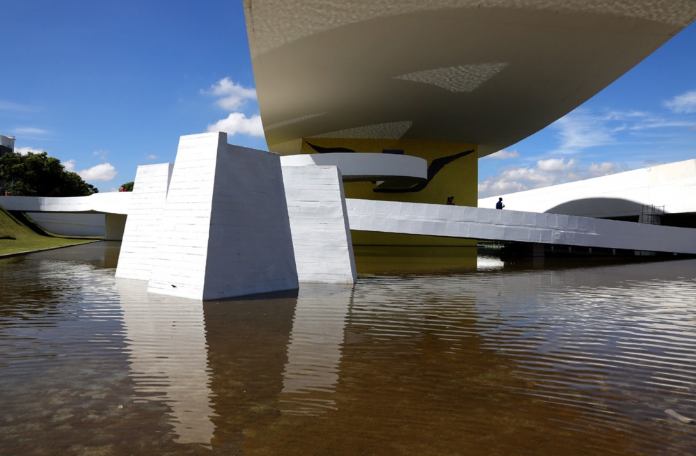   Museum Oscar Niemeyer (Museu do Olho) Project by: Oscar Niemeyer Curitiba - Brazil  