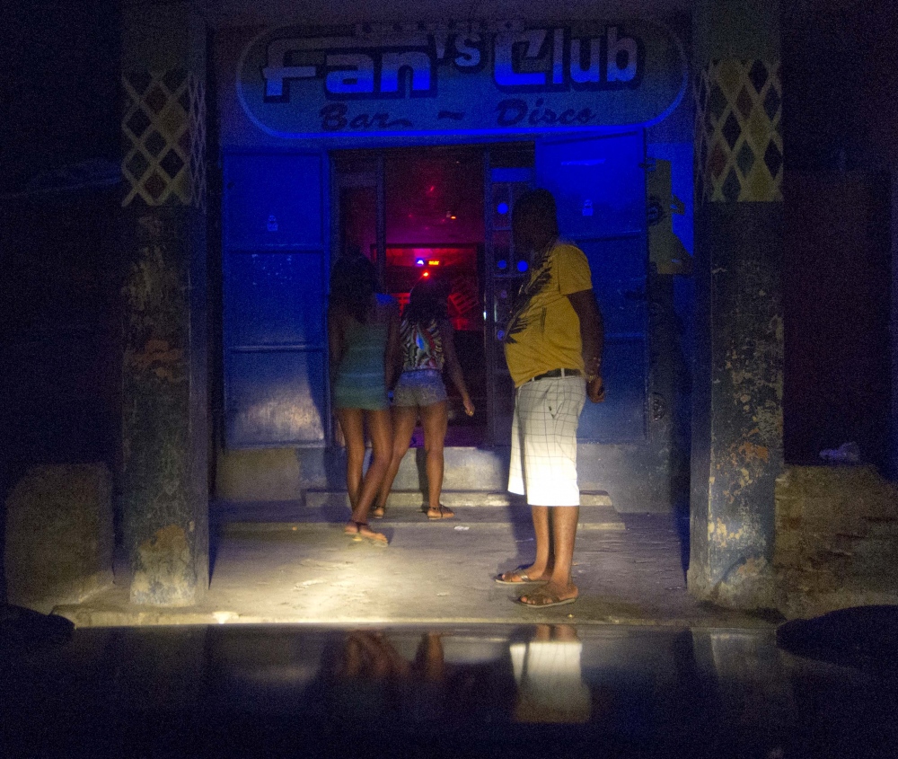 Image from The walk to QUAI-Colomb  -   Sex workers in front of a nightclub in high street  