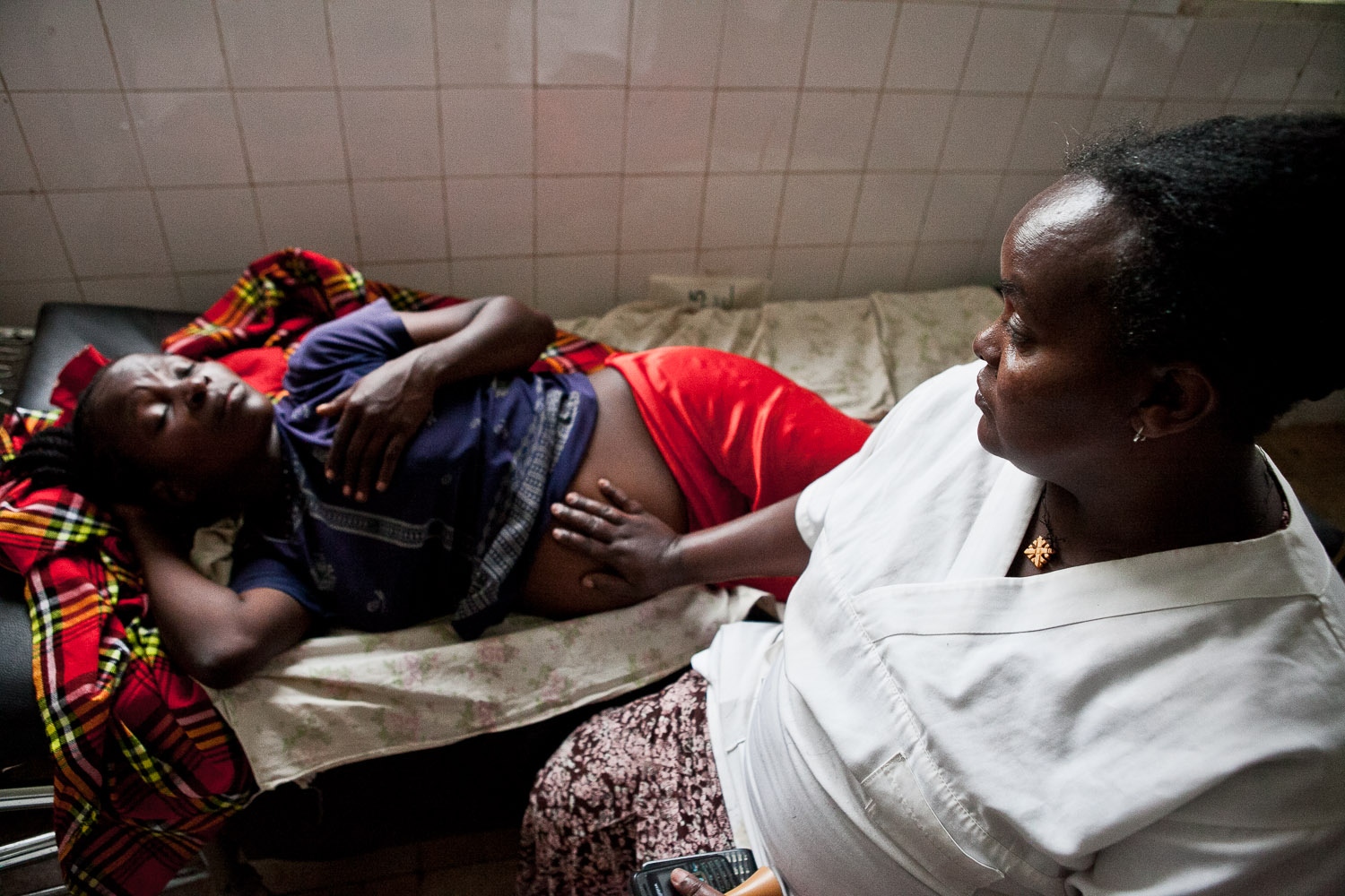 AMREF Canada Midwives save lives - ...