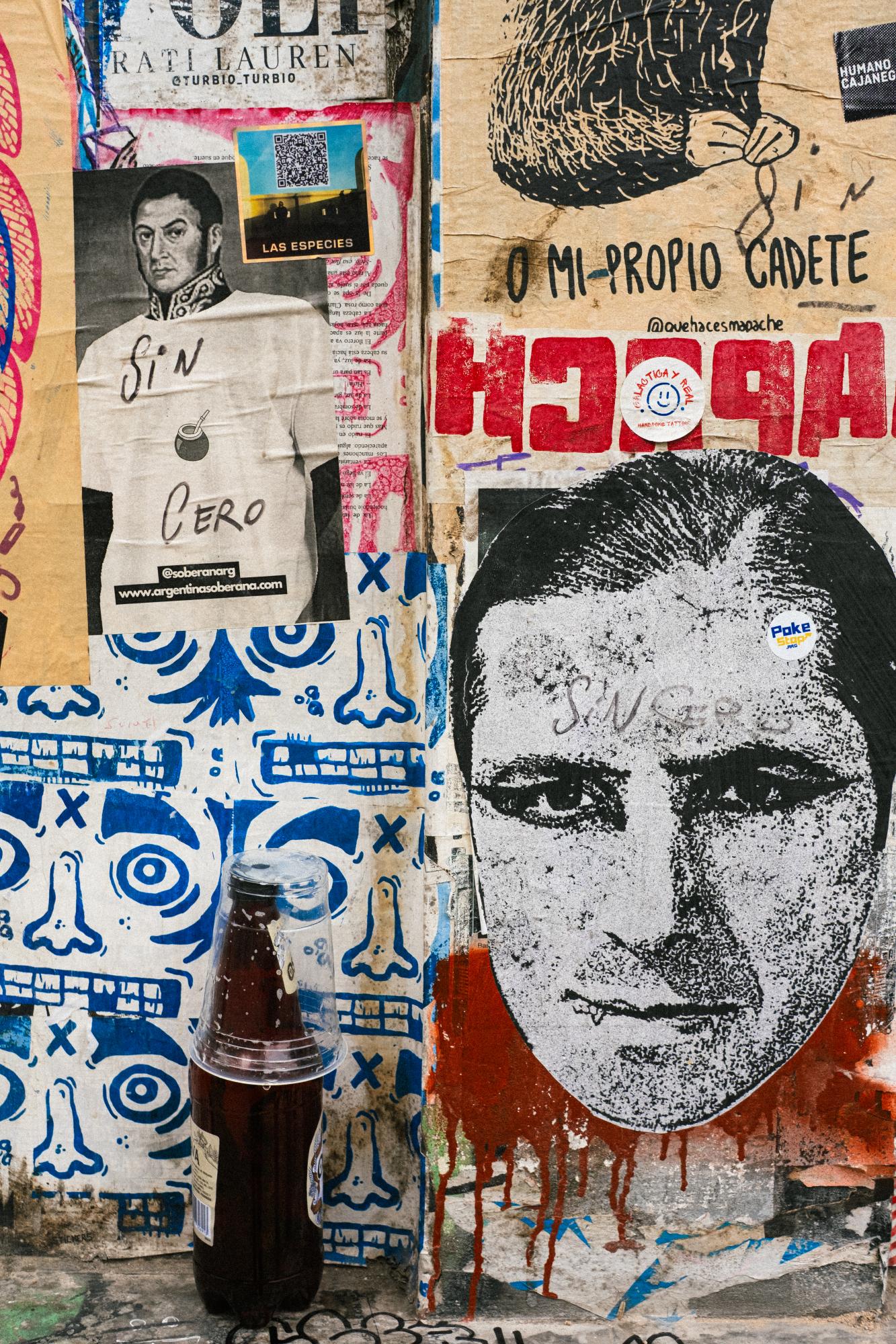 Tango, Alma y ciudad - © Daniela Pallone Street art in Buenos Aires: a vibrant urban mural featuring a tribute to Carlos...