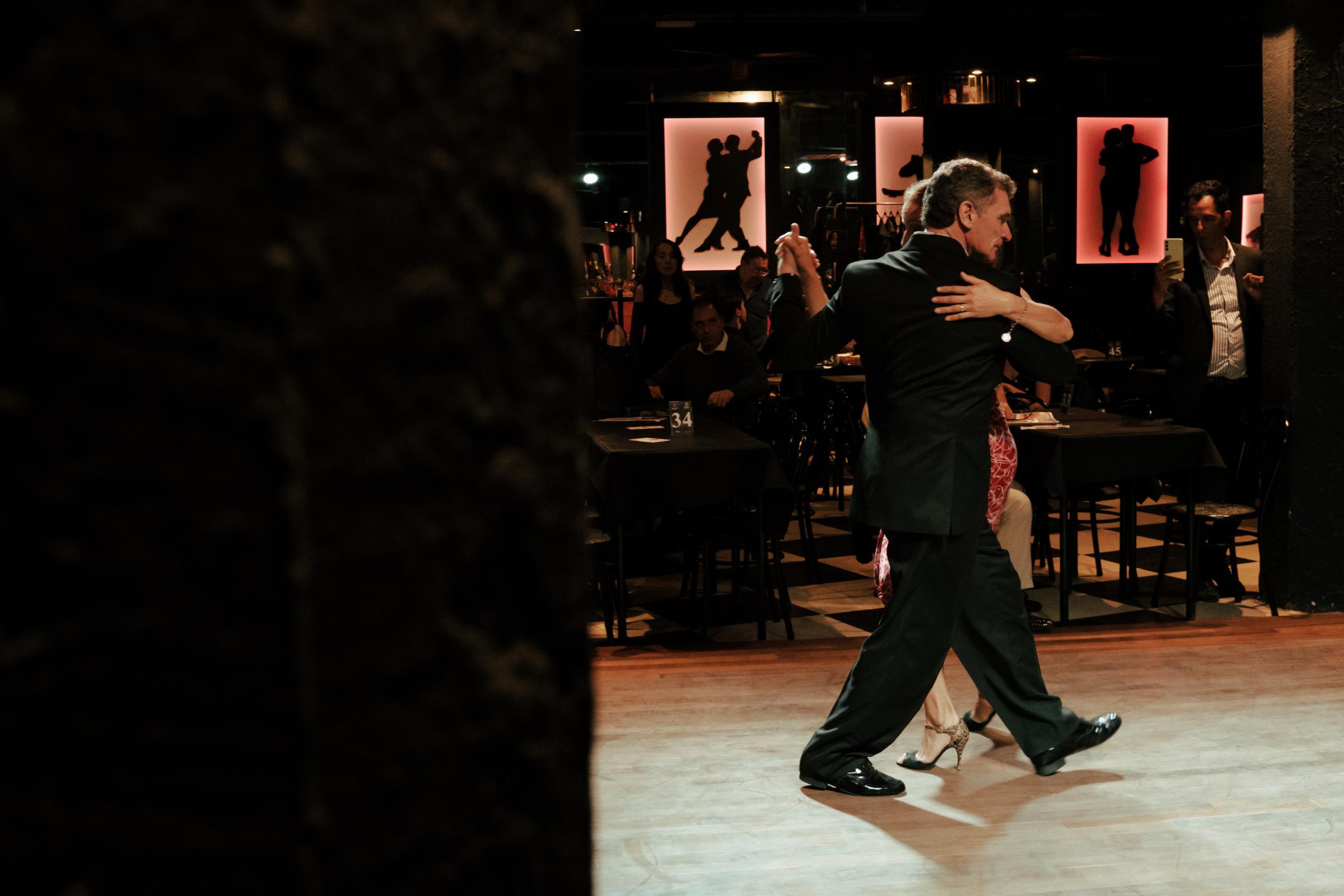 Tango, Alma y ciudad - © Daniela Pallone 