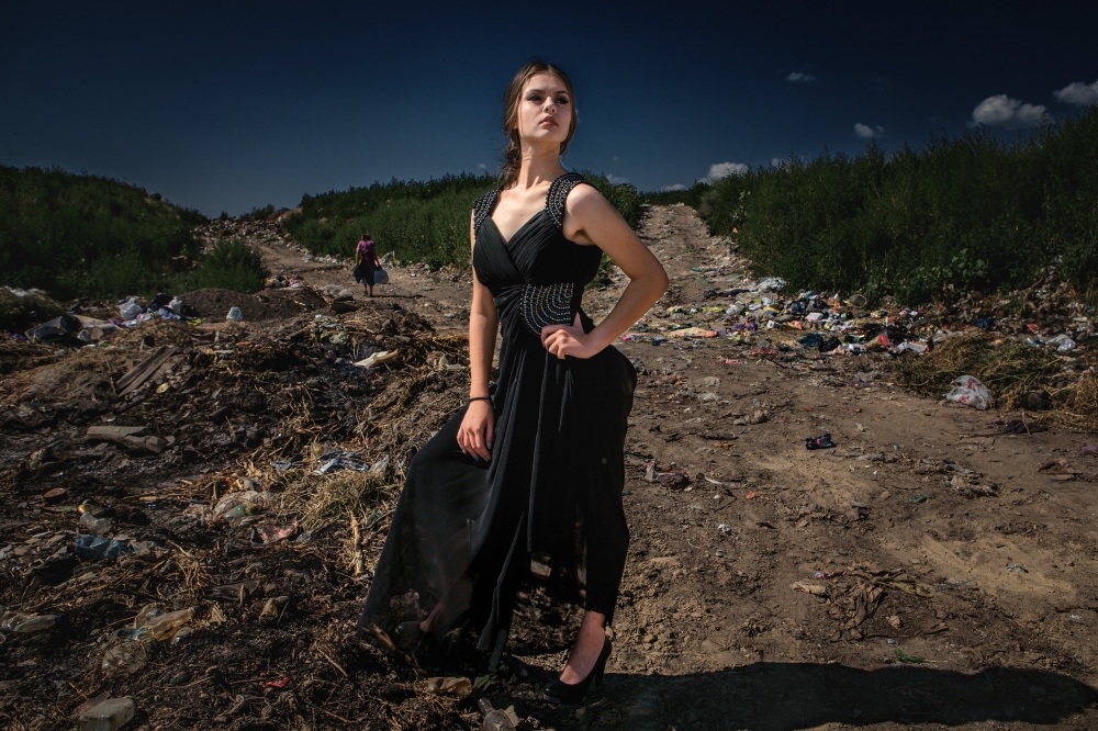I helped a few Moldovan voluntee_through this small photo series.