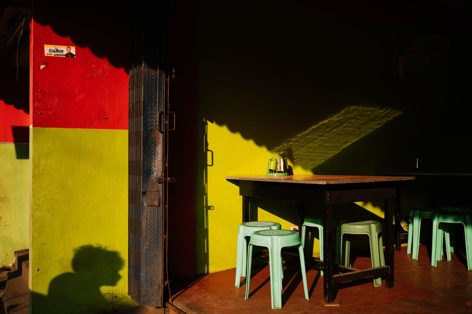 Art and Documentary Photography - Loading NowhereManila003.jpg