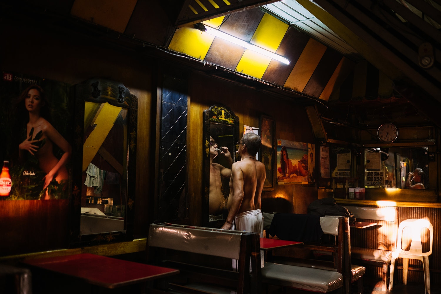 Art and Documentary Photography - Loading NowhereManila005.jpg