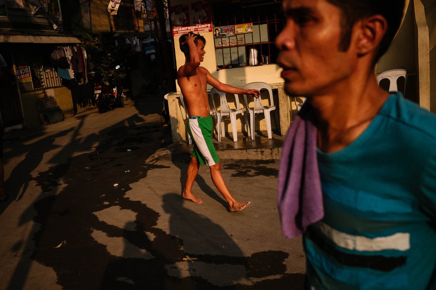 Art and Documentary Photography - Loading NowhereManila010.jpg