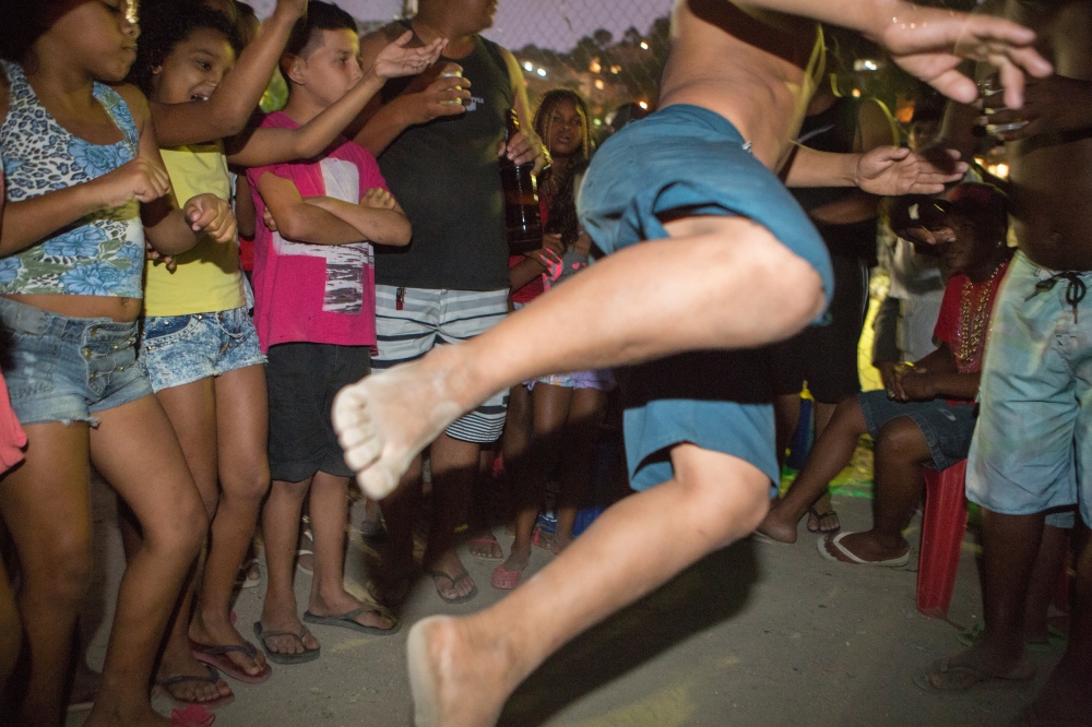 Rio De Janeiro - YOUNG KIDS PASSINHO DANCE BATTLE