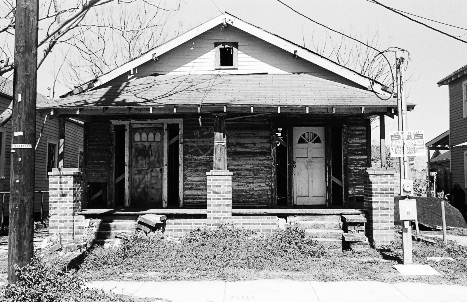 Art and Documentary Photography - Loading 9thwardhouse2.jpg