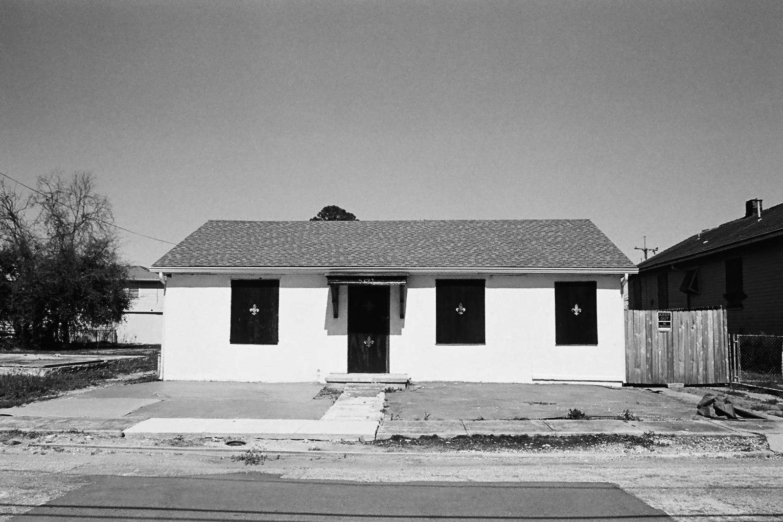 Art and Documentary Photography - Loading 9thwardhouselarge.jpg