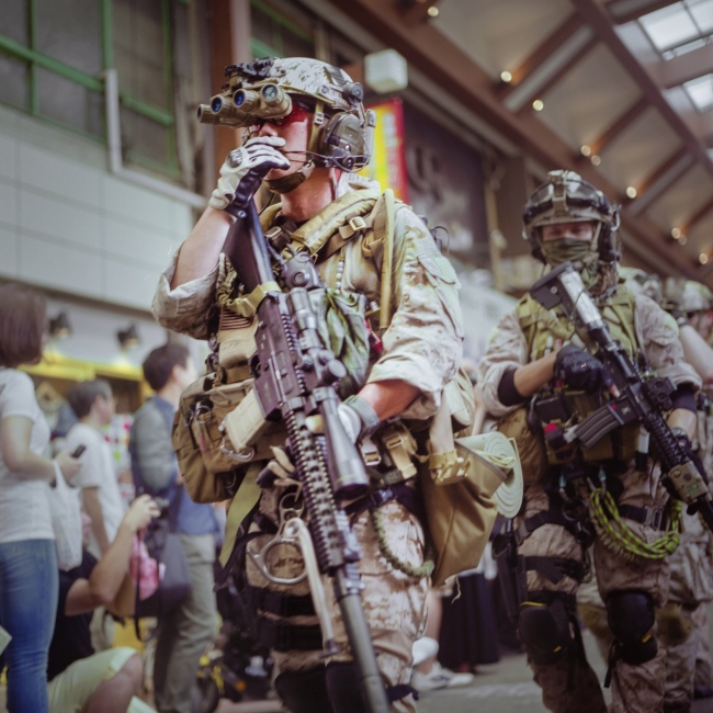 I know this #cosplay, it's #callofduty... right? 