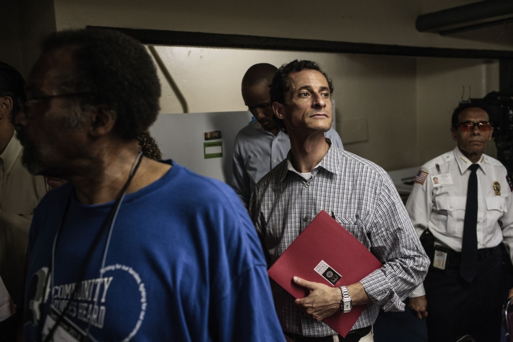 ANTHONY WEINER with residents o... Lincoln Houses in East Harlem.