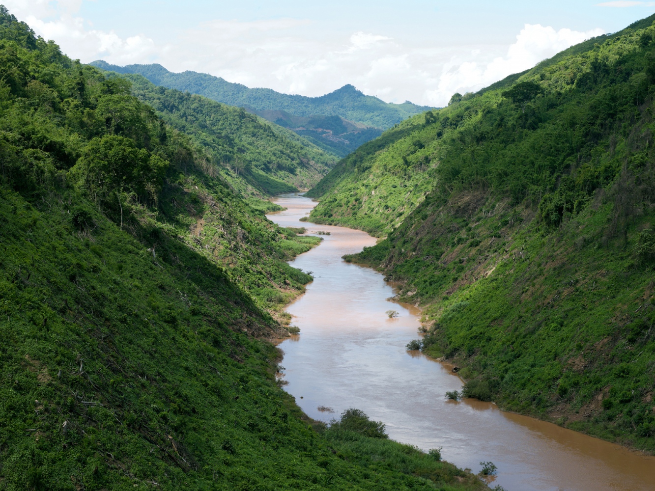  View of the Nam Ou river in Phongsaly province during the dry season, Lao PDR. The 425 km long Nam Ou river is a major tributary of the Mekong and...