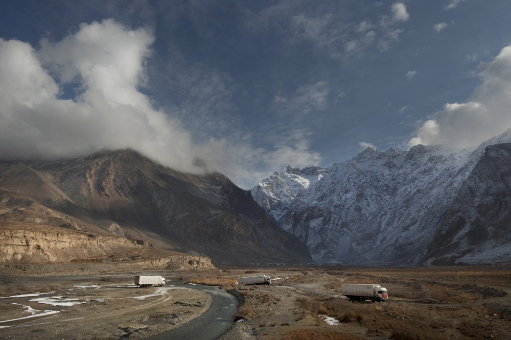  Pamir Mountains, Tajikistan, J...ly susceptible to overturning. 