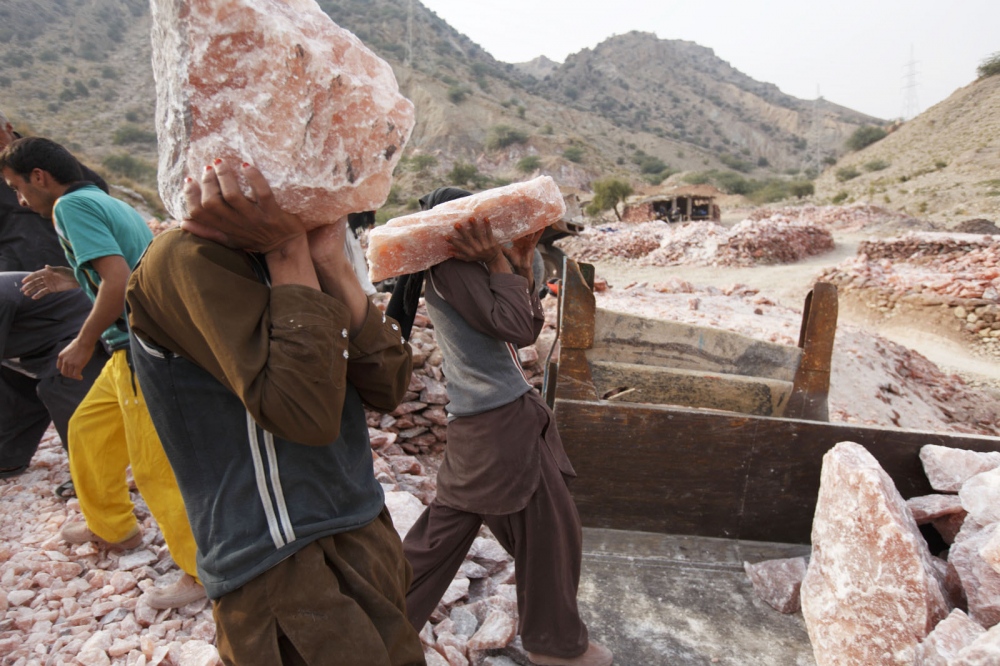 Pakistans Salt Mines Luke Duggleby Photographer 8411