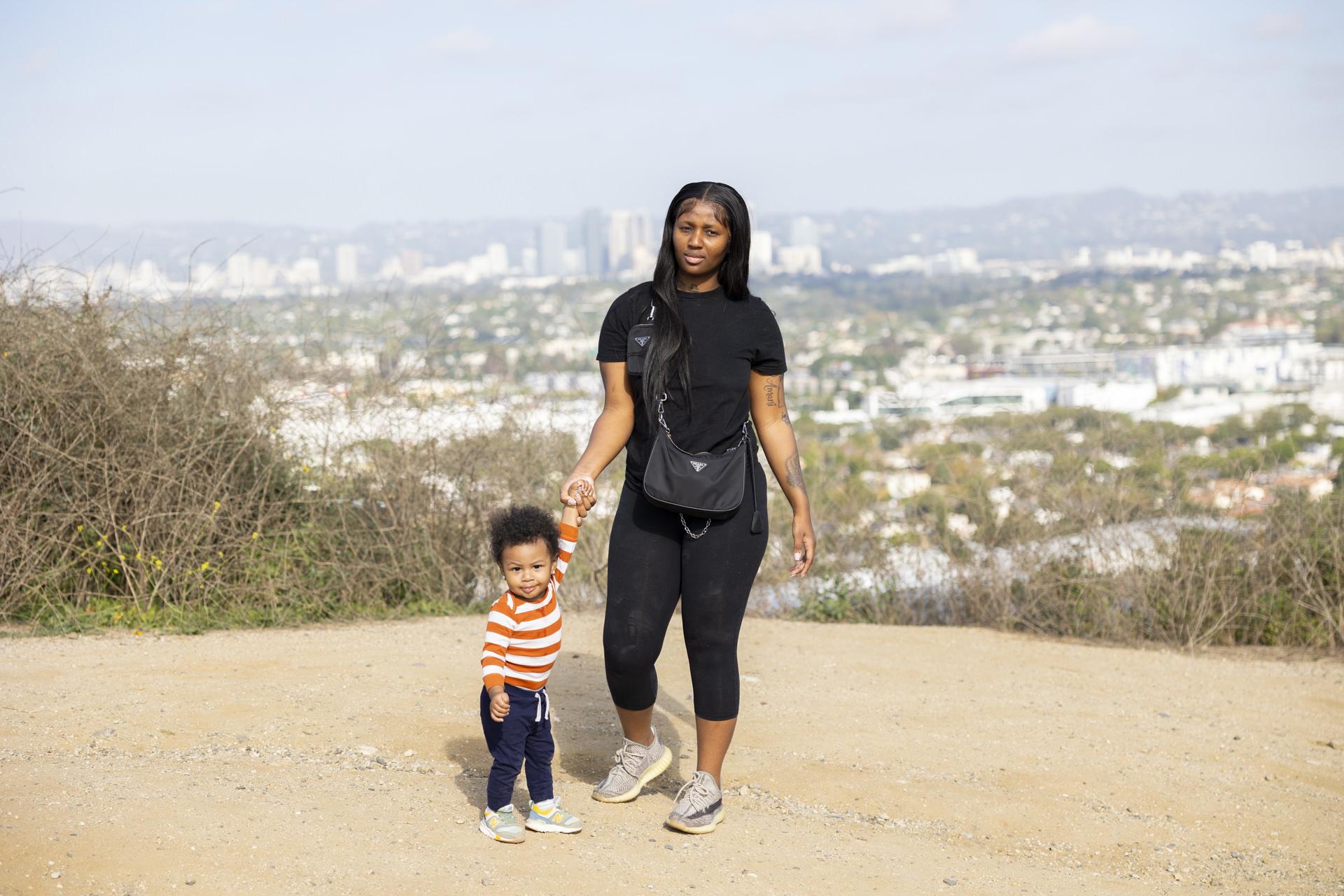 Robert Wood Johnson Foundation - Jessica Hawkins goes on a walk with her 1 year old son...