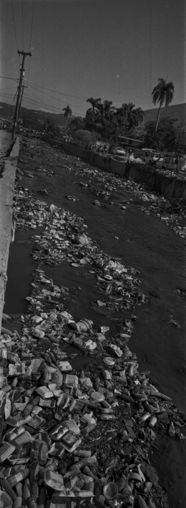 Art and Documentary Photography - Loading ___photo_Juan_Carlos_Haiti_0015.jpg