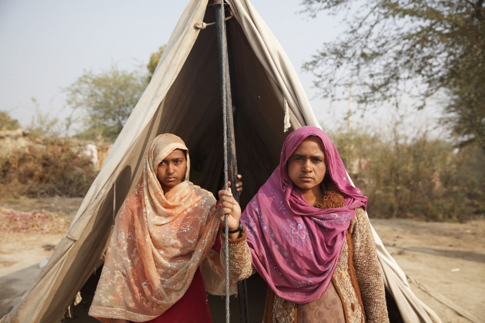 A mother and daughter, recently rescued by the NGO, temparerily sleep in a tent until they have time and money to built a solid house. Following the release of the Global Slavery Index by the Walk Free Foundation Pakistan is ranked 3rd worse in the world behind India and China.  Sindh, Pakistan  