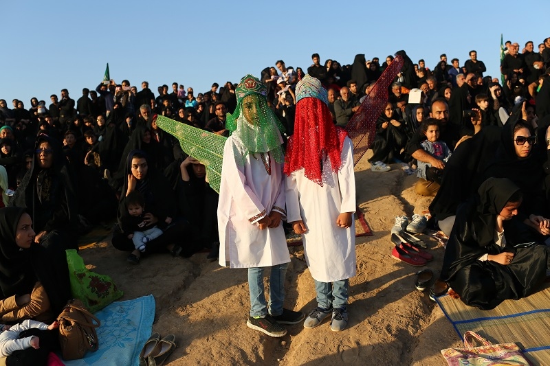 Mourning for Hussain -   Every year in big Ta'ziyehs (religious theatres),...