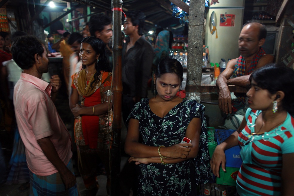 Underage sex workers waits in t...on the banks of the Padma river