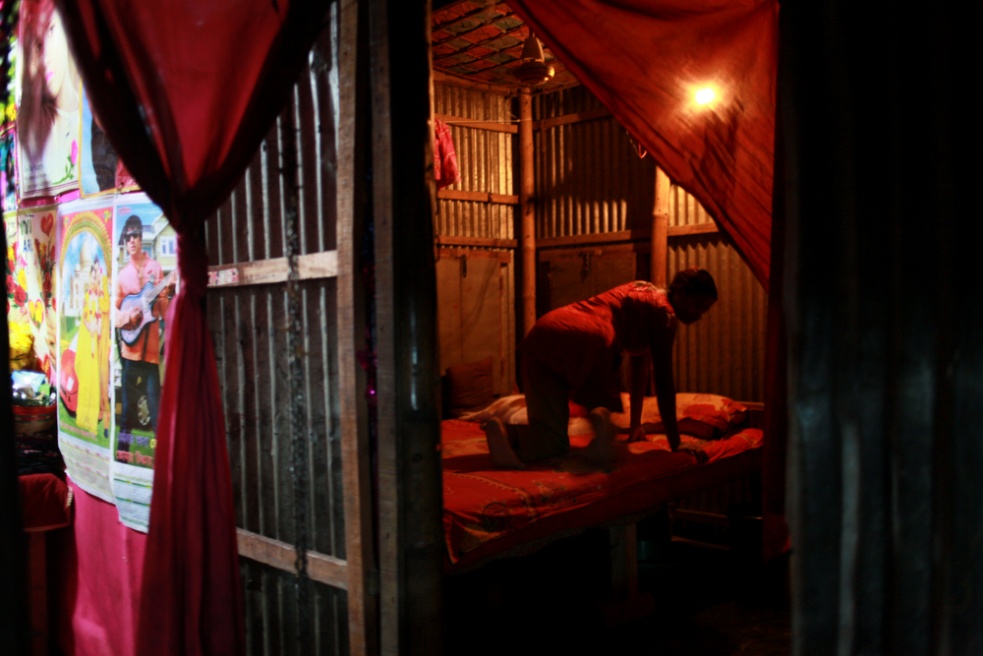 Underage sex worker Sonia prepa...on the banks of the Padma River