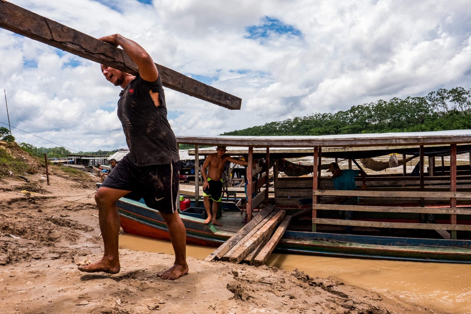 Art and Documentary Photography - Loading JHOUSTON_180311_04583.jpg