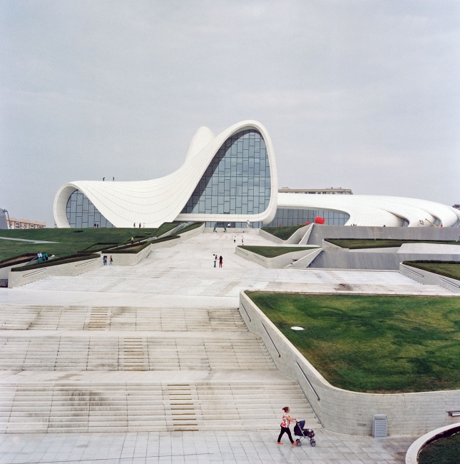  The curving Heydar Aliyev Cent... and vintage cars and a cafÃ©. 