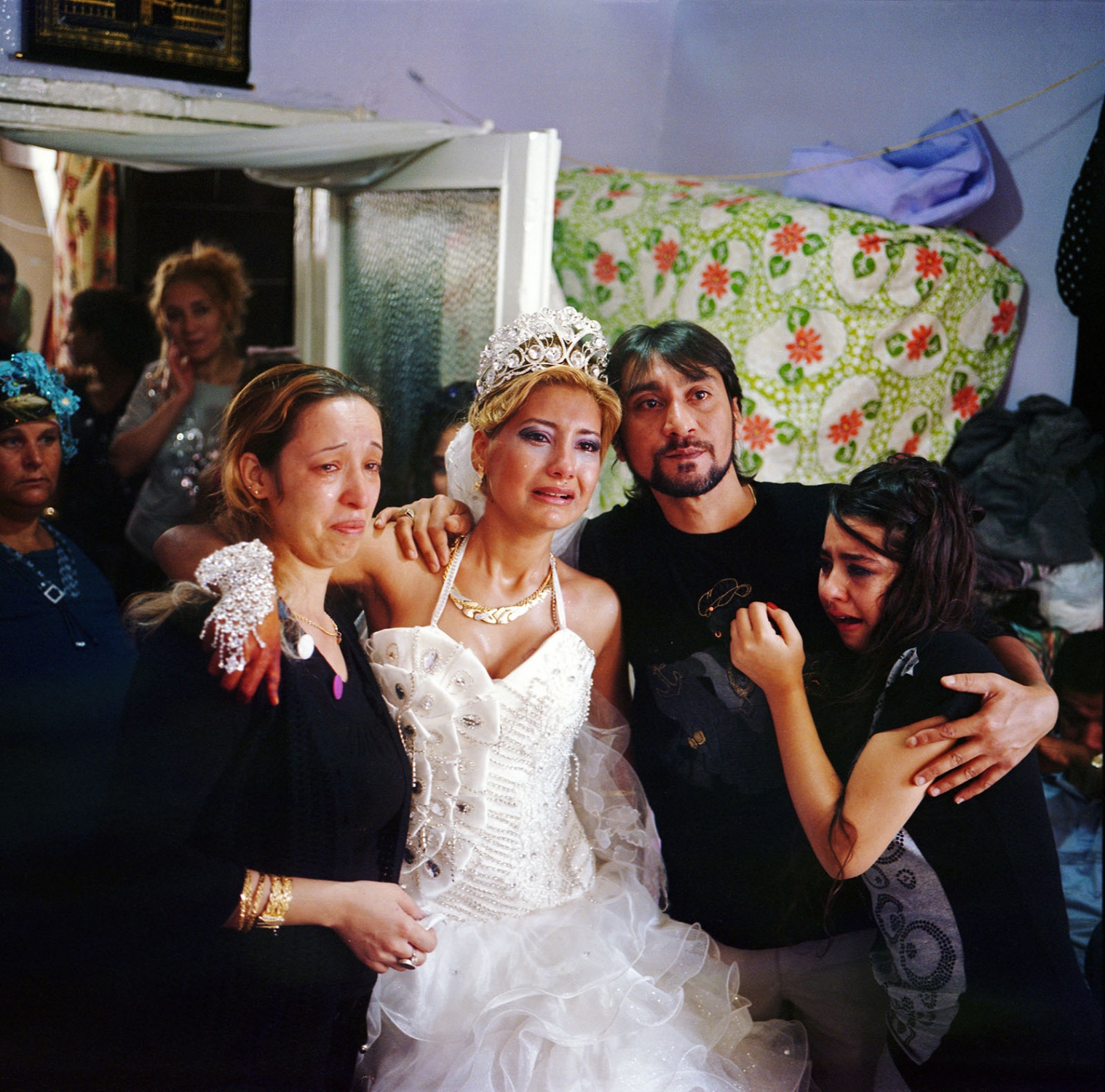 Last Dance of Tarlabasi - Seventeen year old Roma bride Mukattes and her family...