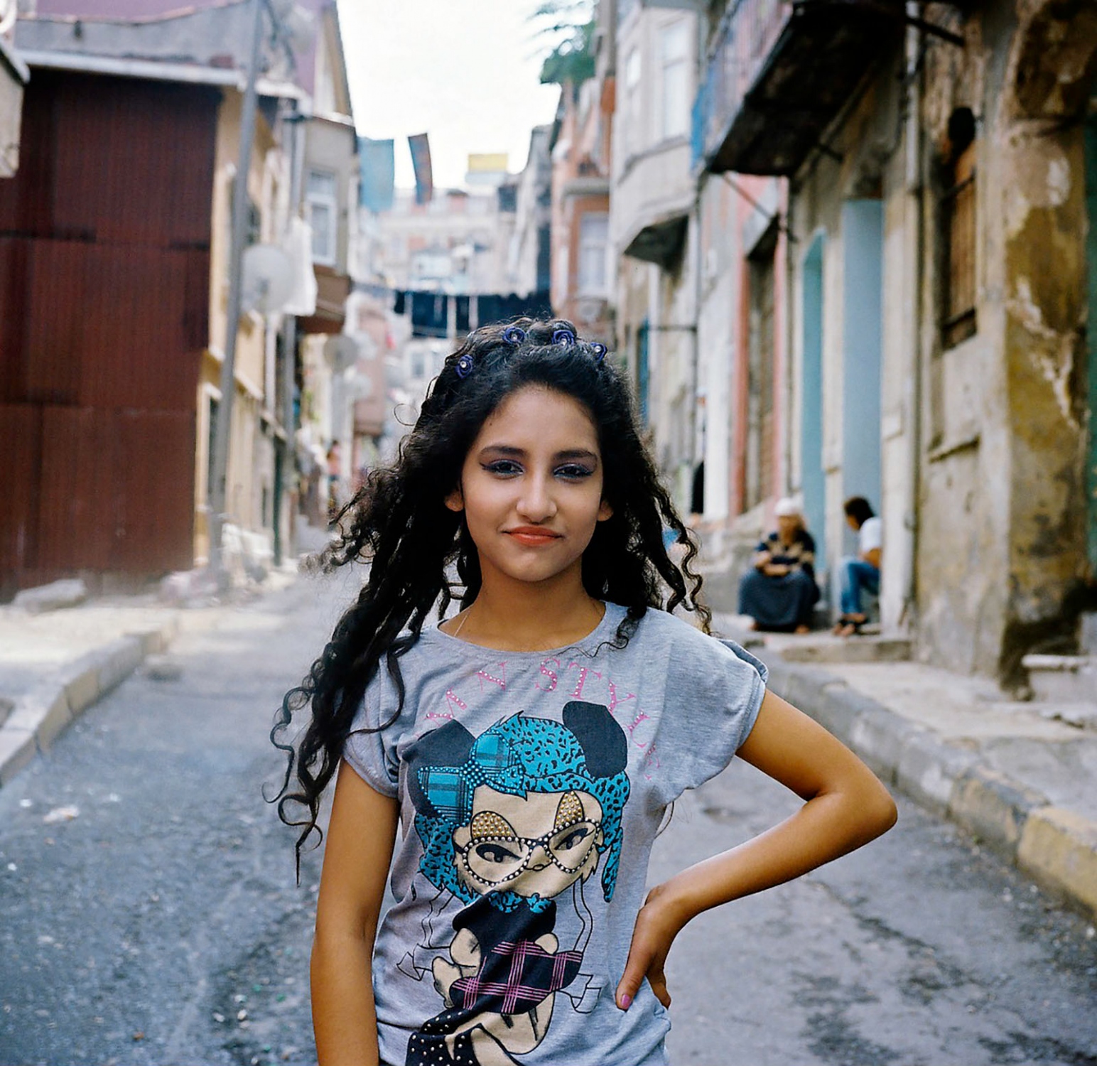 Last Dance of Tarlabasi - Roma girl made up for the wedding party on the streets of...