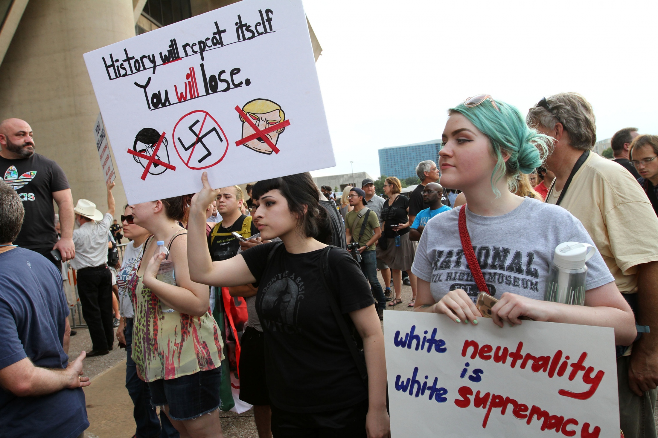 Art and Documentary Photography - Loading Carrero_Downtown_Dallas_AntiRacism_Rally_06.JPG