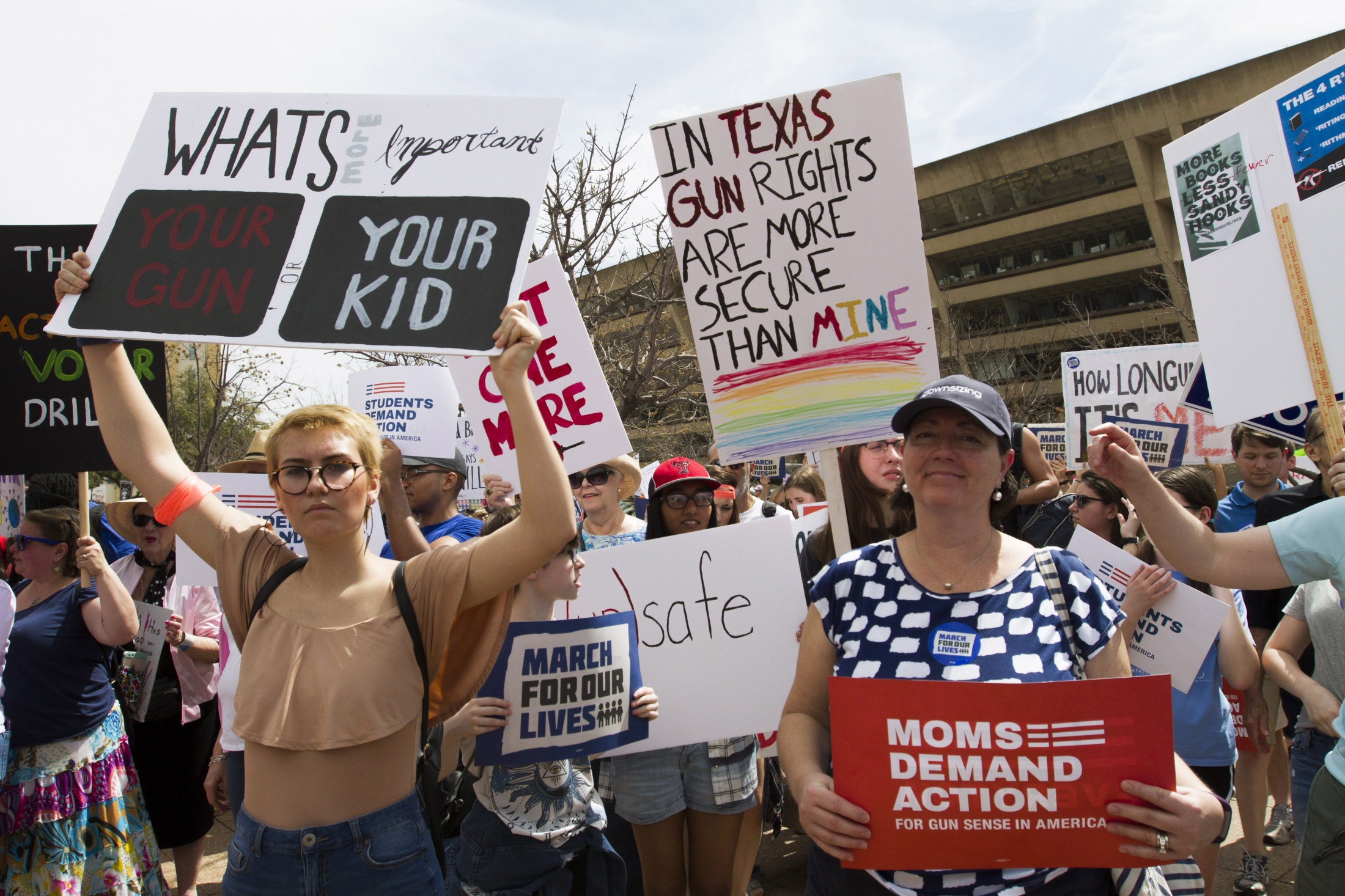 Art and Documentary Photography - Loading Marchforourlives_Dallas16A.jpg
