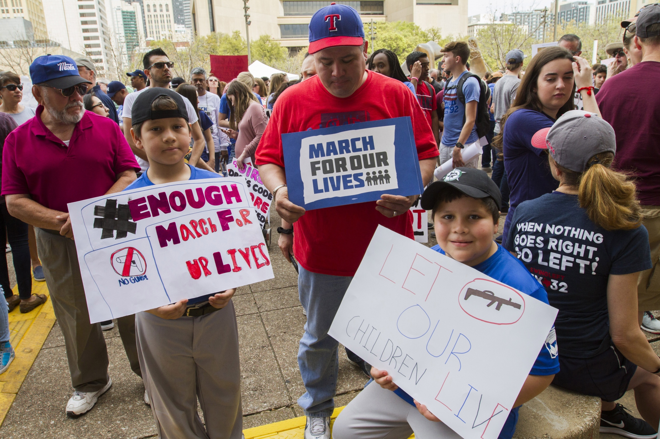 Art and Documentary Photography - Loading Marchforourlives_Dallas23A.jpg
