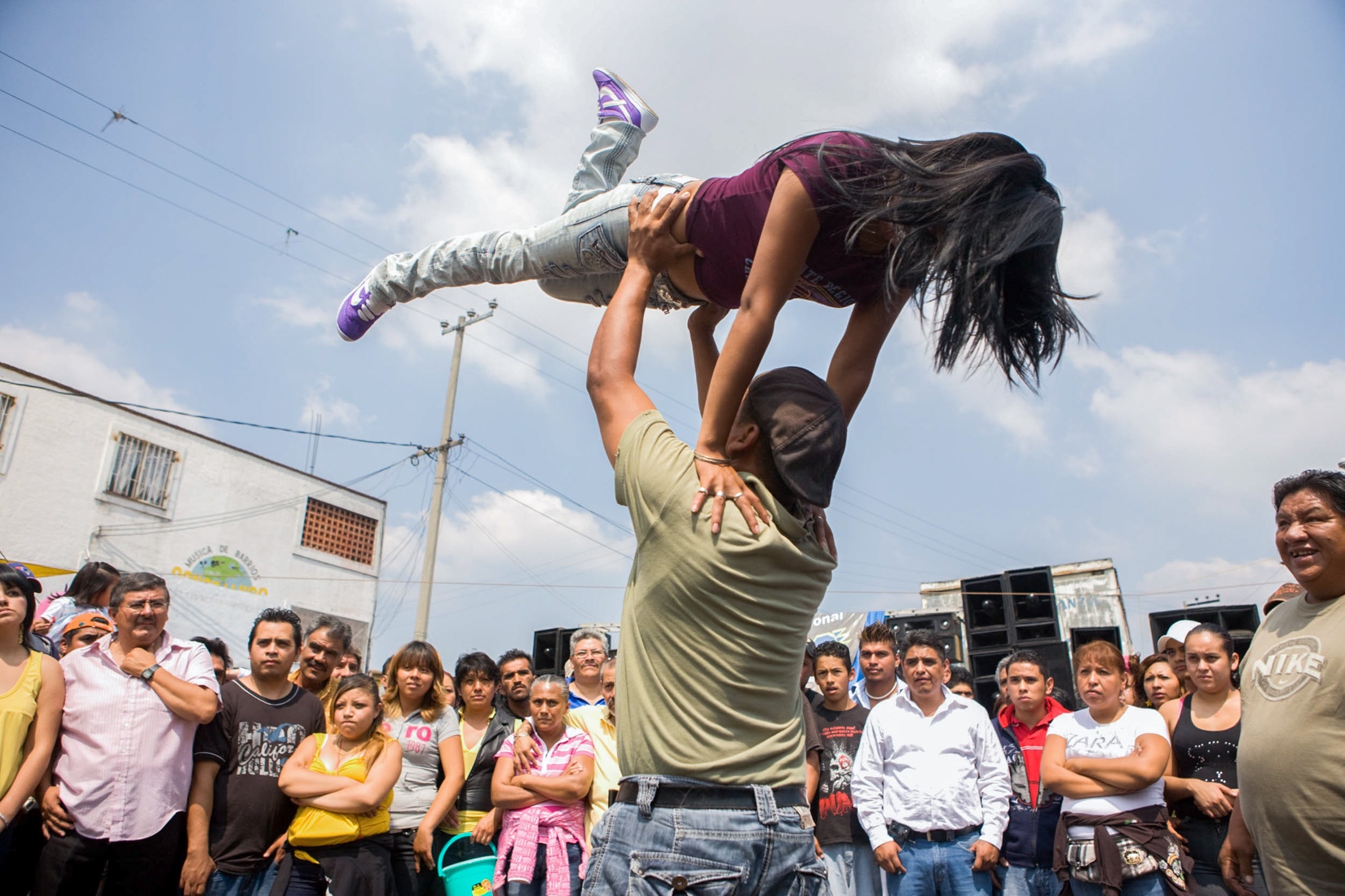 Sonideros | E- Book -  Â·Coordinated dance in the Tepito neighborhood...