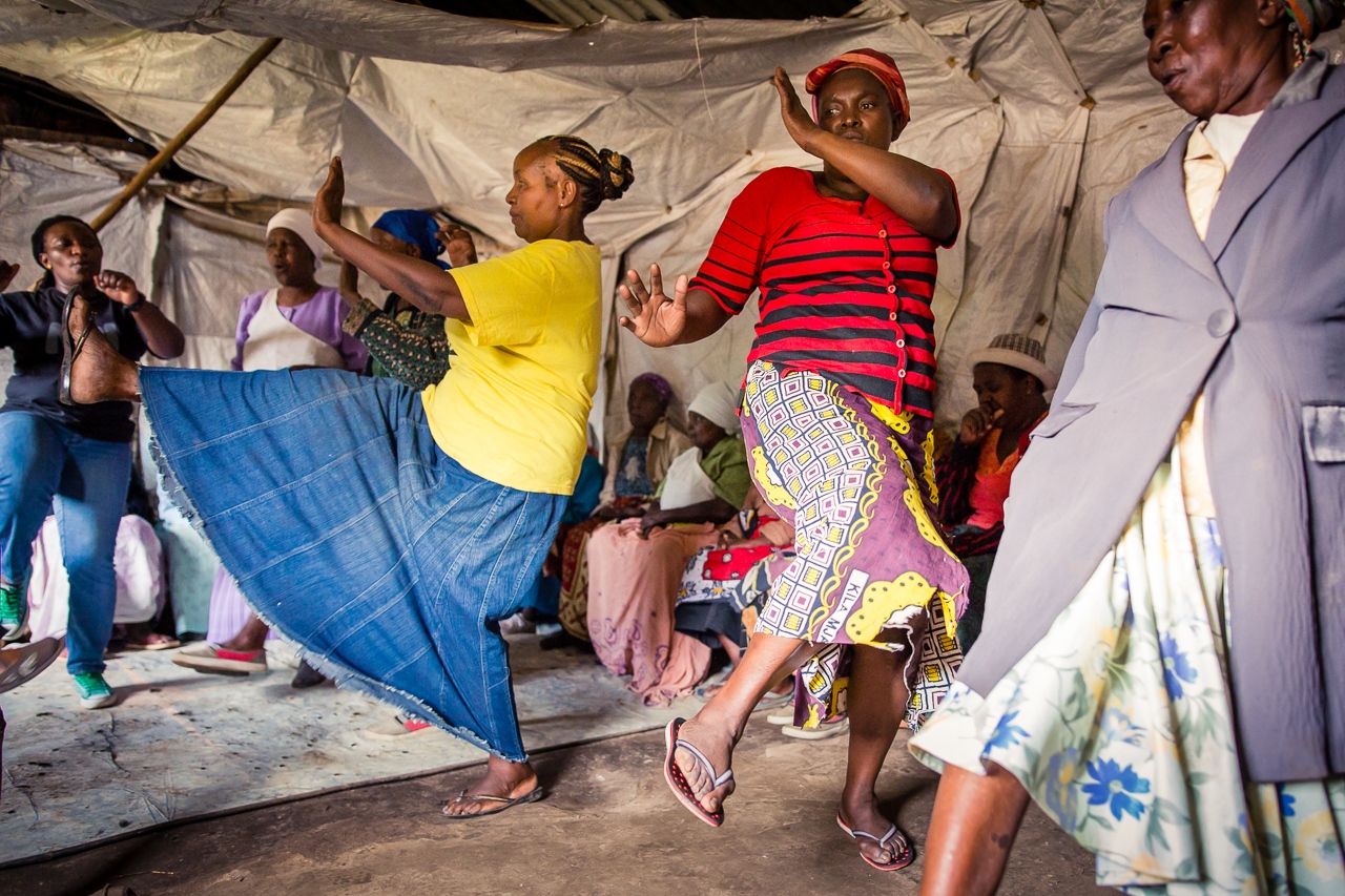 SHOSHO JIKINGE - Grandmothers in Nairobi's slums fight off rapists
