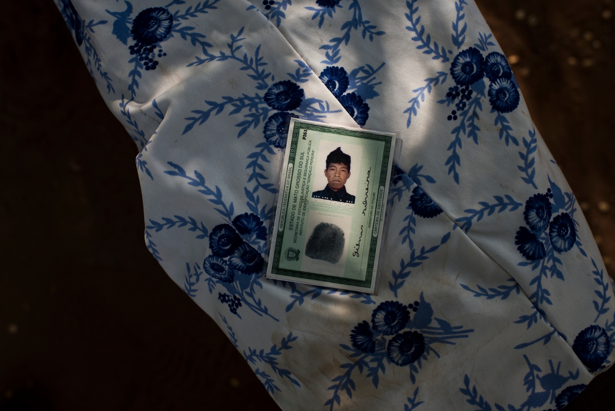 November 30, Maria Silveira, lost two sons, Gilmar, 16, and Junior, 21, to suicide in the community of Sassoro where 10 people killed themselves last year. This was Gilmar&#39;s ID