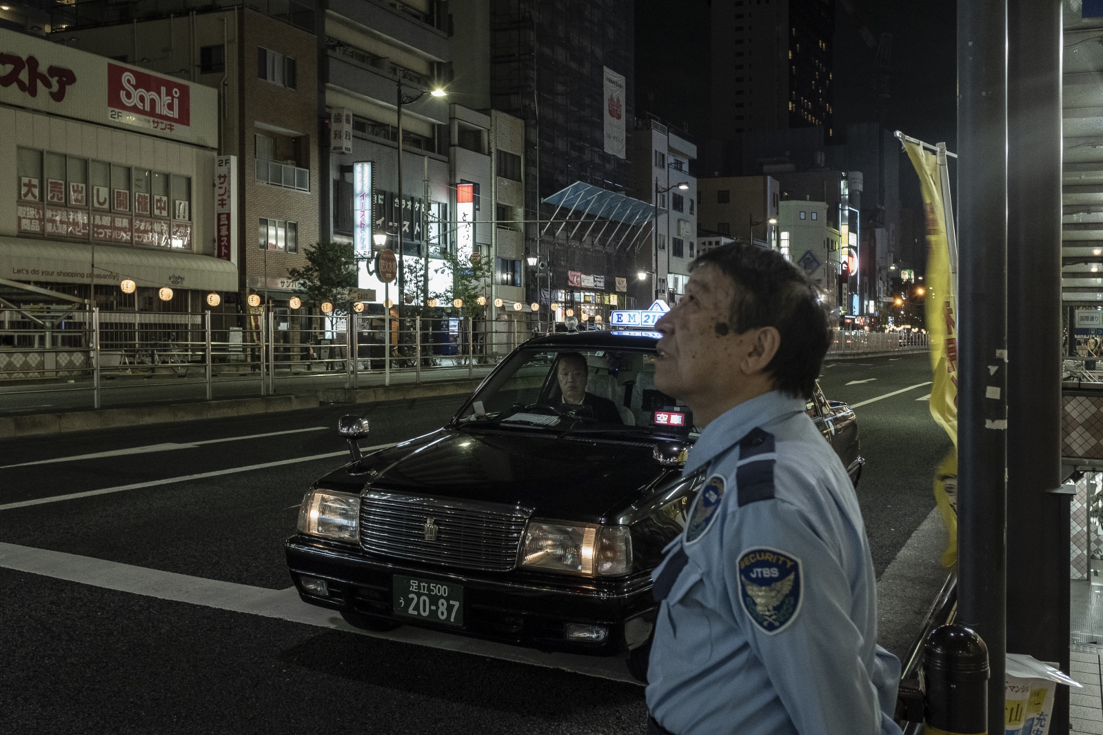  Asakusa, Tokyo, Japan. May 10th_(Valentin Bianchi | Hans Lucas) 
