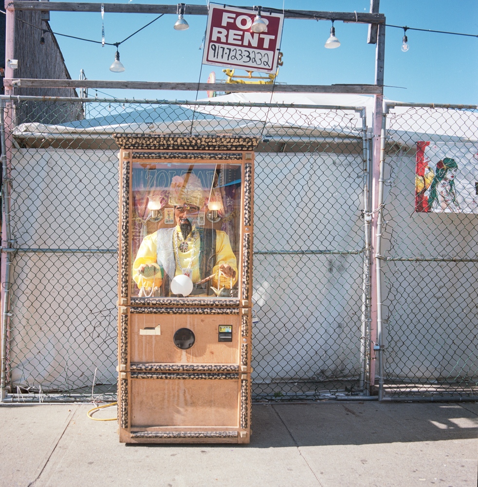  Zoltar: Coney Island In New York, there is a fortune teller statute [law]: 165.35, an very old statute. You could easily be arrested for telling fortunes. But if you are an ordained minister from an official Church, you do have a different statute. 
