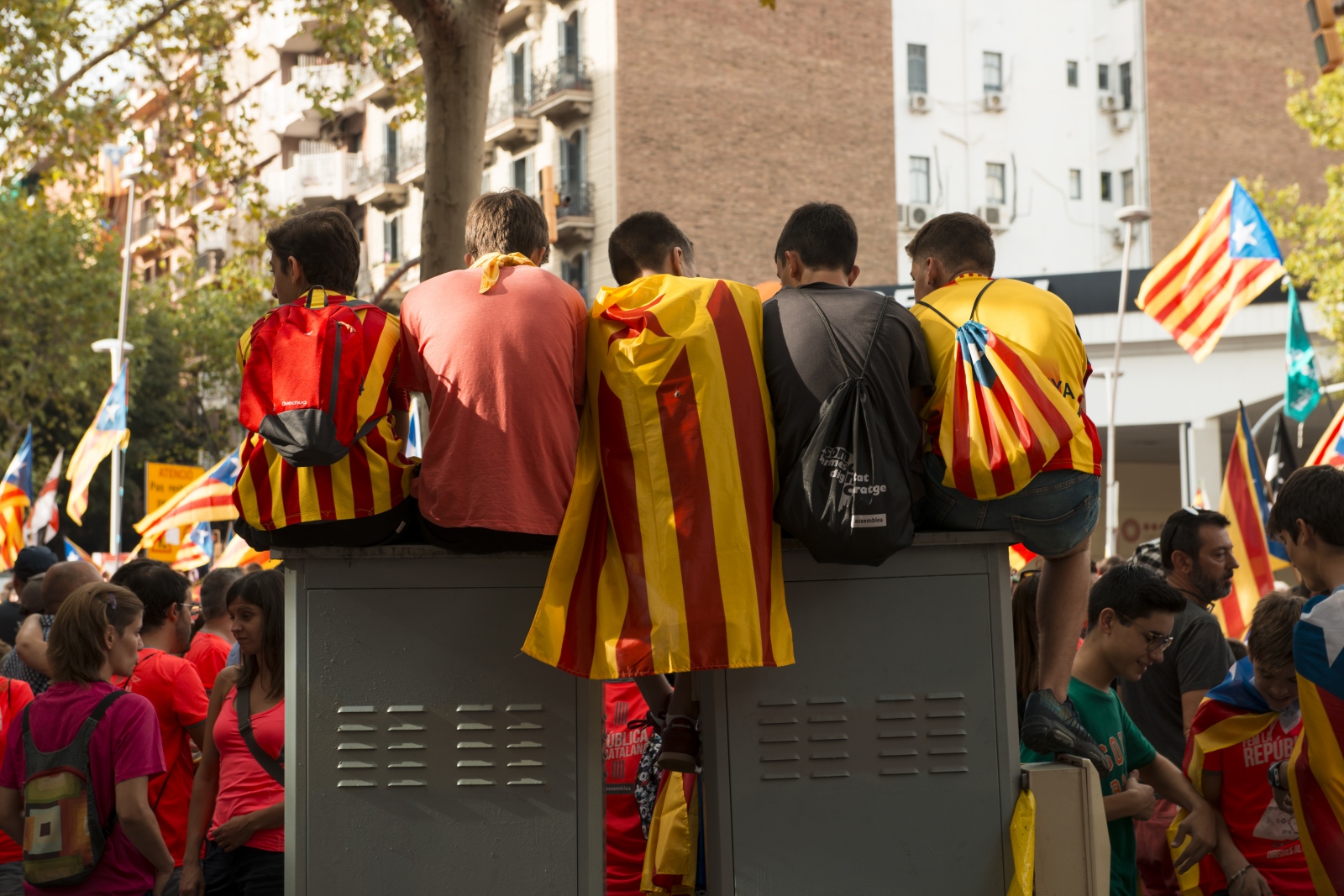 09.11.18 Over 1 million Catalu&a_e release of political prisoners
