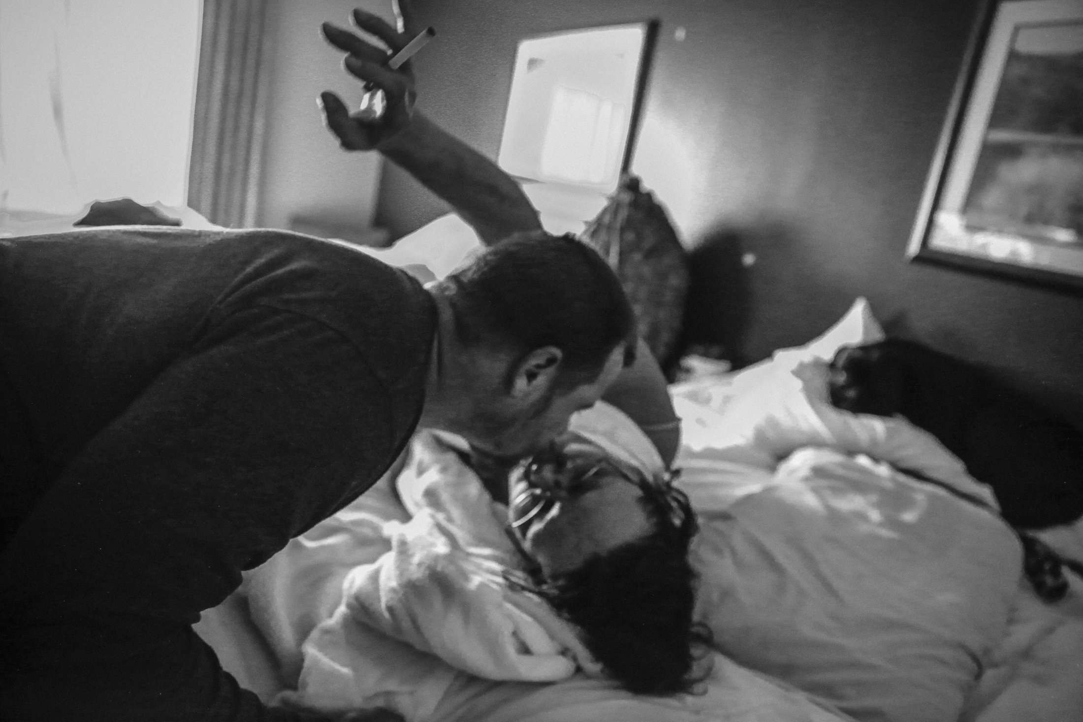 The Family Man - Anthony and Dawn kiss at a motel room. Dawn said she...