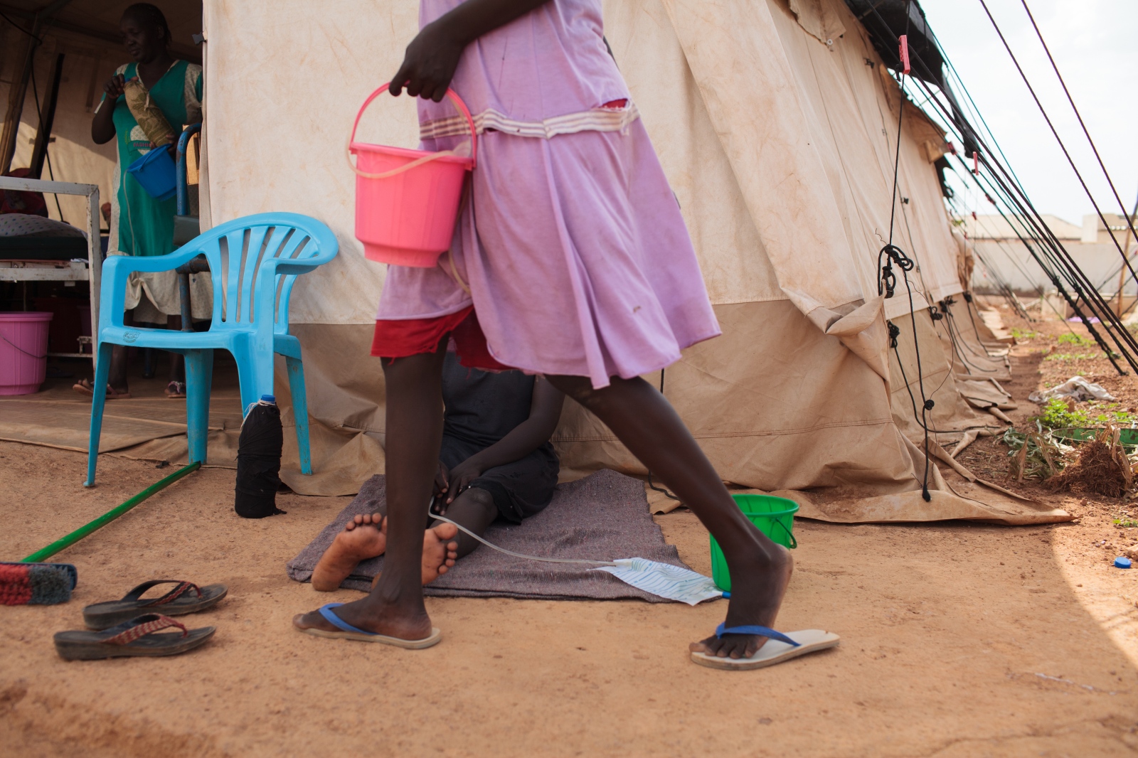  Patients recovering from a fis...pital &ndash; South Sudan. 