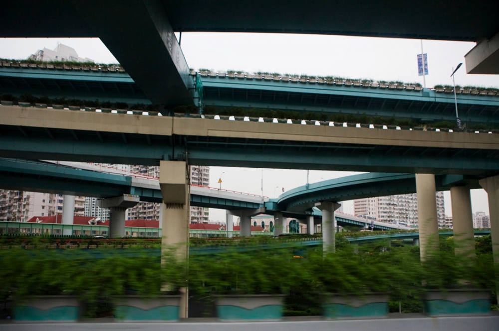 East East East China - Las autopistas y avenidas de Shanghai están llenas de...