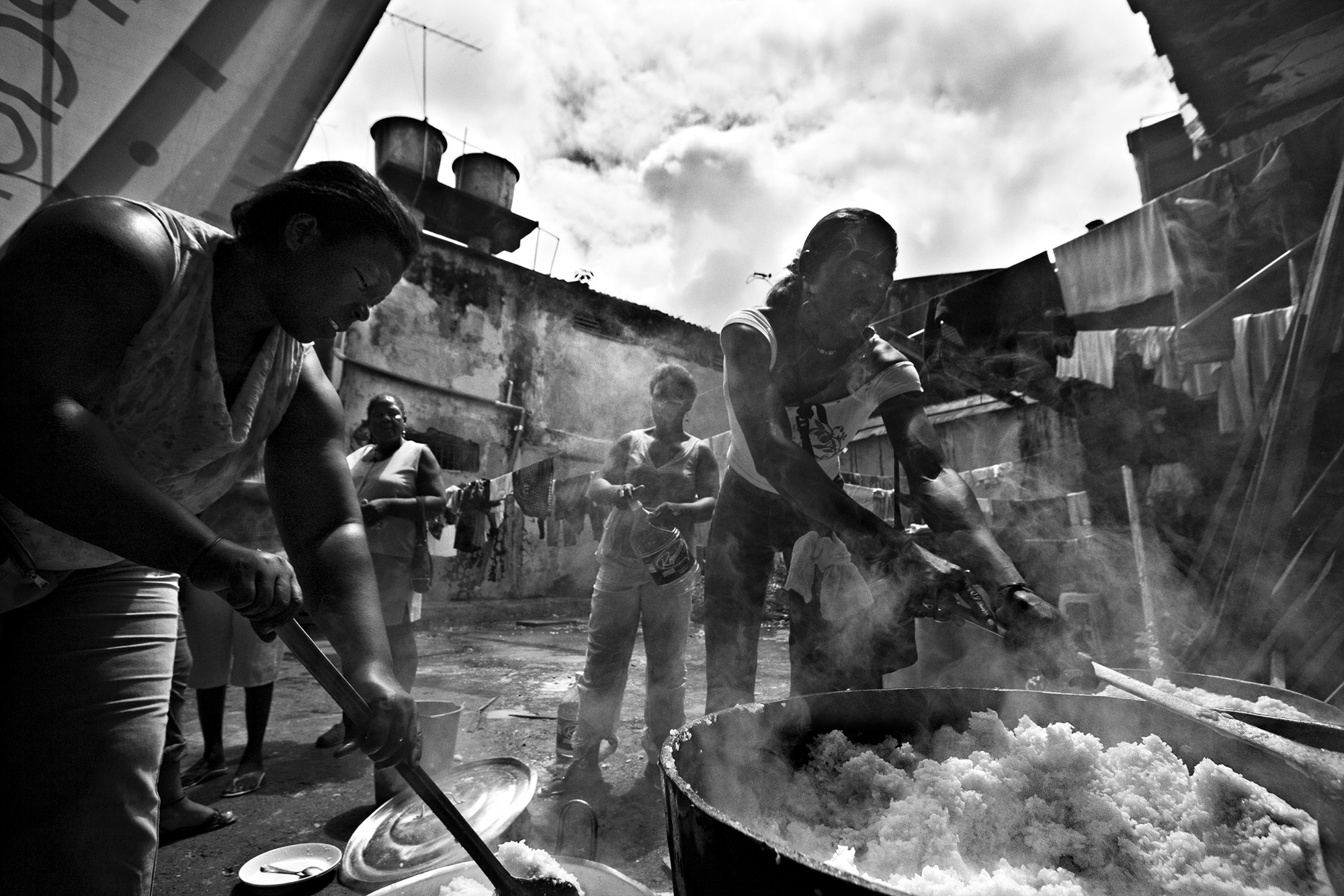 Forced Displacement in Chocó - The communal kitchen was something normal for the people...