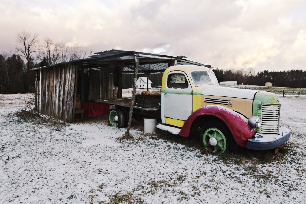 Photography image - Loading 26_Rainbow Truck.jpg
