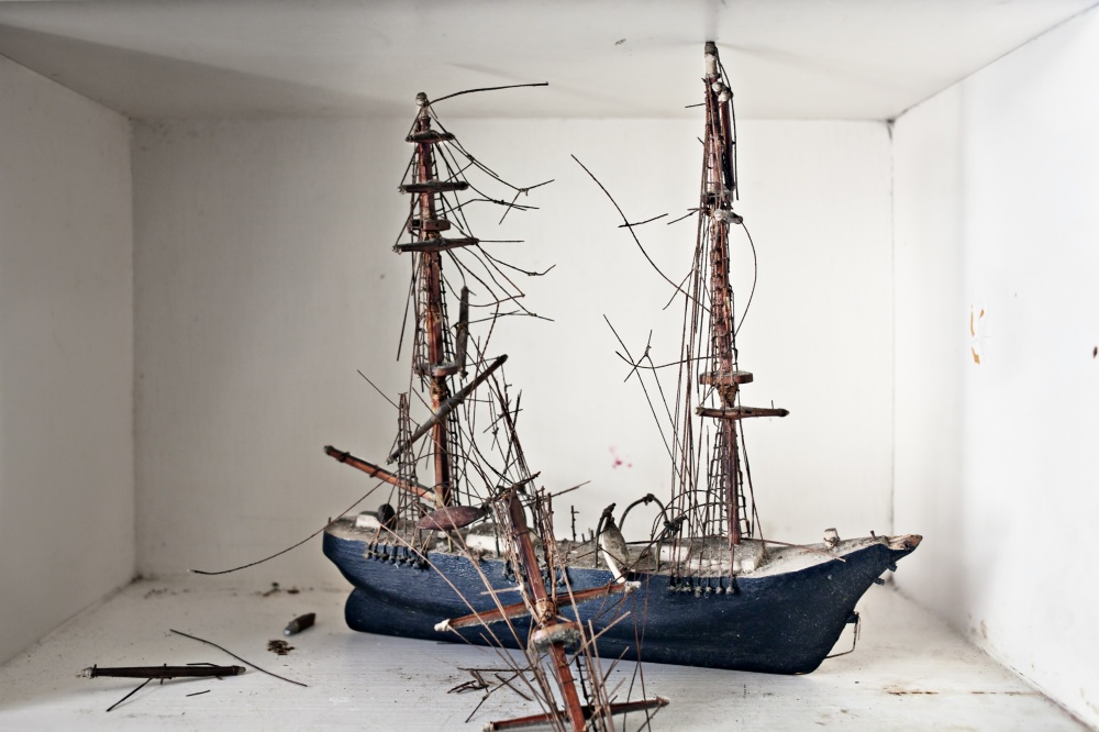 Photography image - Loading Broken Ship.jpg