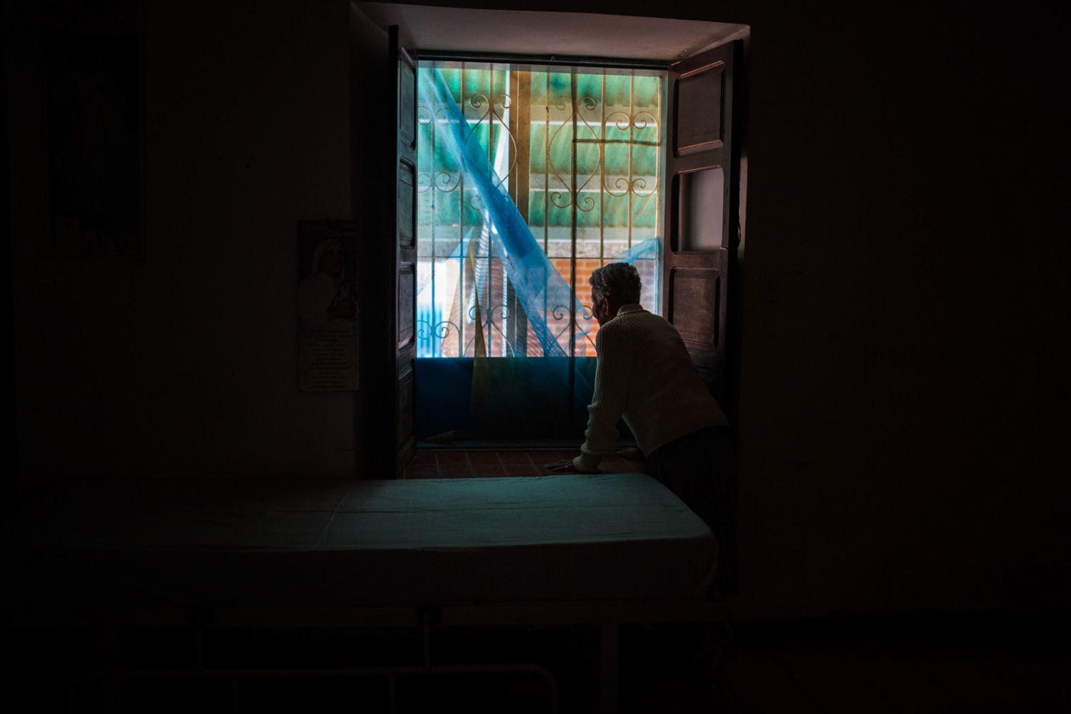  A patient watches though the w...in Mamera Caracas May 10, 2018 