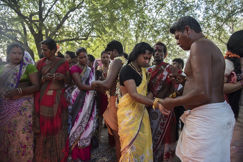 The Brides of Lord Aravan -  The next day, 'thali arutthal' or the rituals...